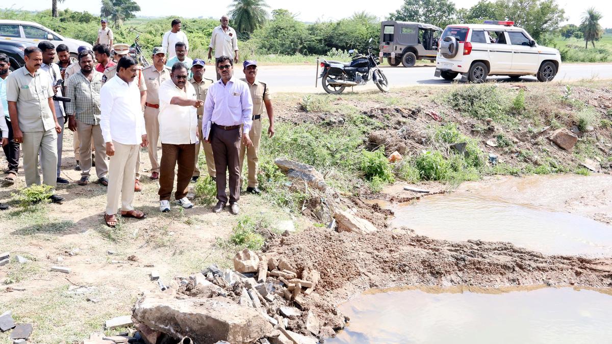 Leakages in Owk Reservoir will be plugged, says Minister Janardhan Reddy