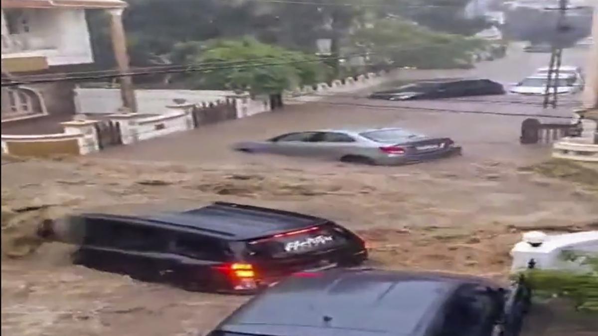 Heavy burst of rain turns streets into rivers in Gujarat’s Junagadh ...