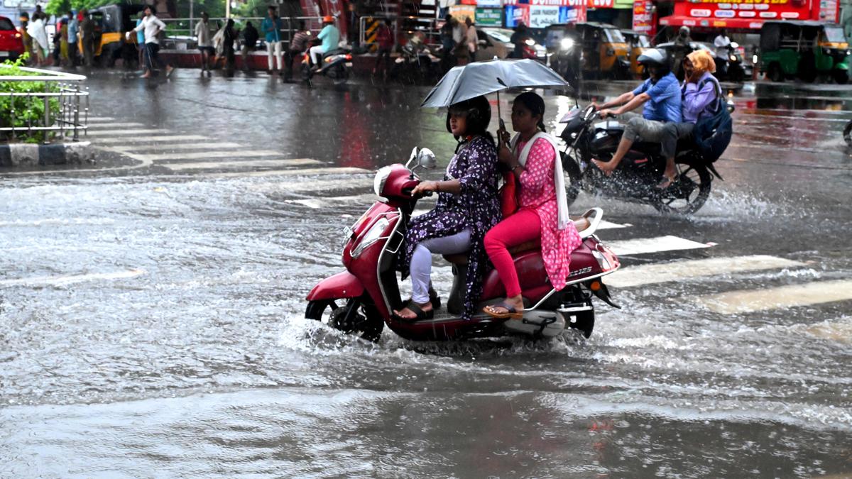 Heavy rain causes waterlogging in Visakhapatnam