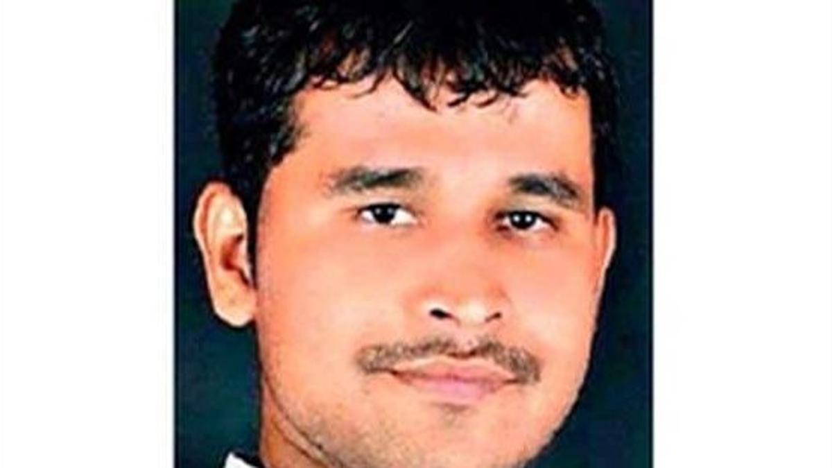 Pune bus rape: Request for water, food led to Gade's arrest from paddy field in Shirur