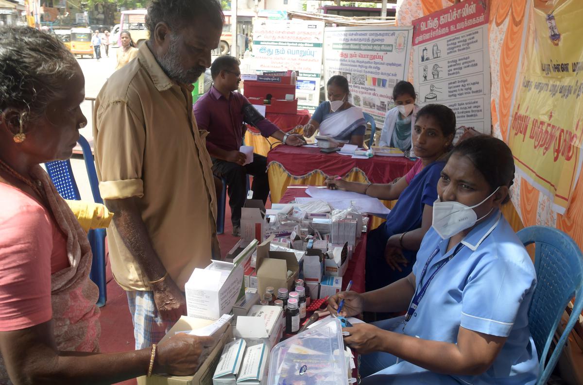 Chennai Corporation은 수인성 질병 확산을 방지하기 위해 45개의 의료 캠프를 설치하고 있습니다.