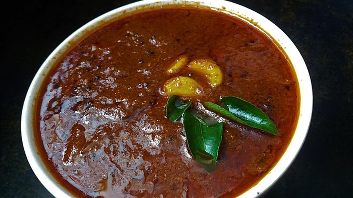 Pipping hot, juicy Chettinad-style garlic kuzhambu