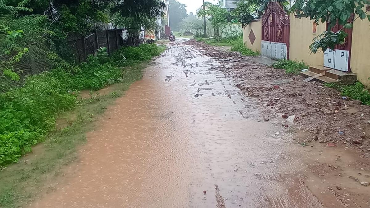 Residents forced to put up with wet, clogged roads in many  areas of Tiruchi