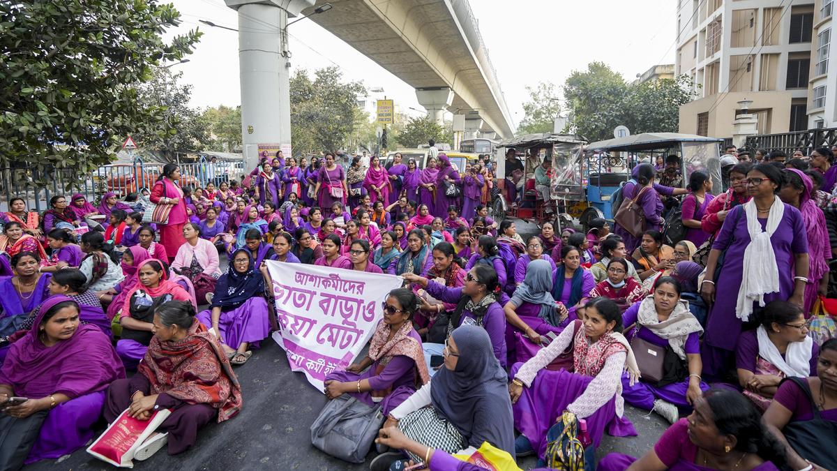 Unhappy with pay hike, ASHA workers protest outside Bengal health department HQ