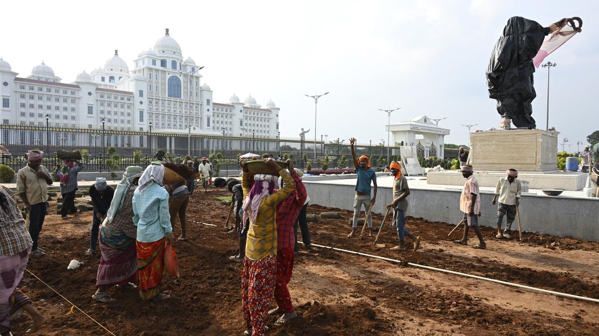 Telangana CM to unveil Rajiv Gandhi’s statue today