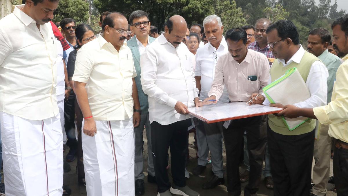 Ministers inspect road development works, construction of GH in