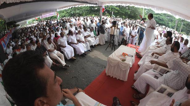 UDF holds demonstrations against  Pinarayi