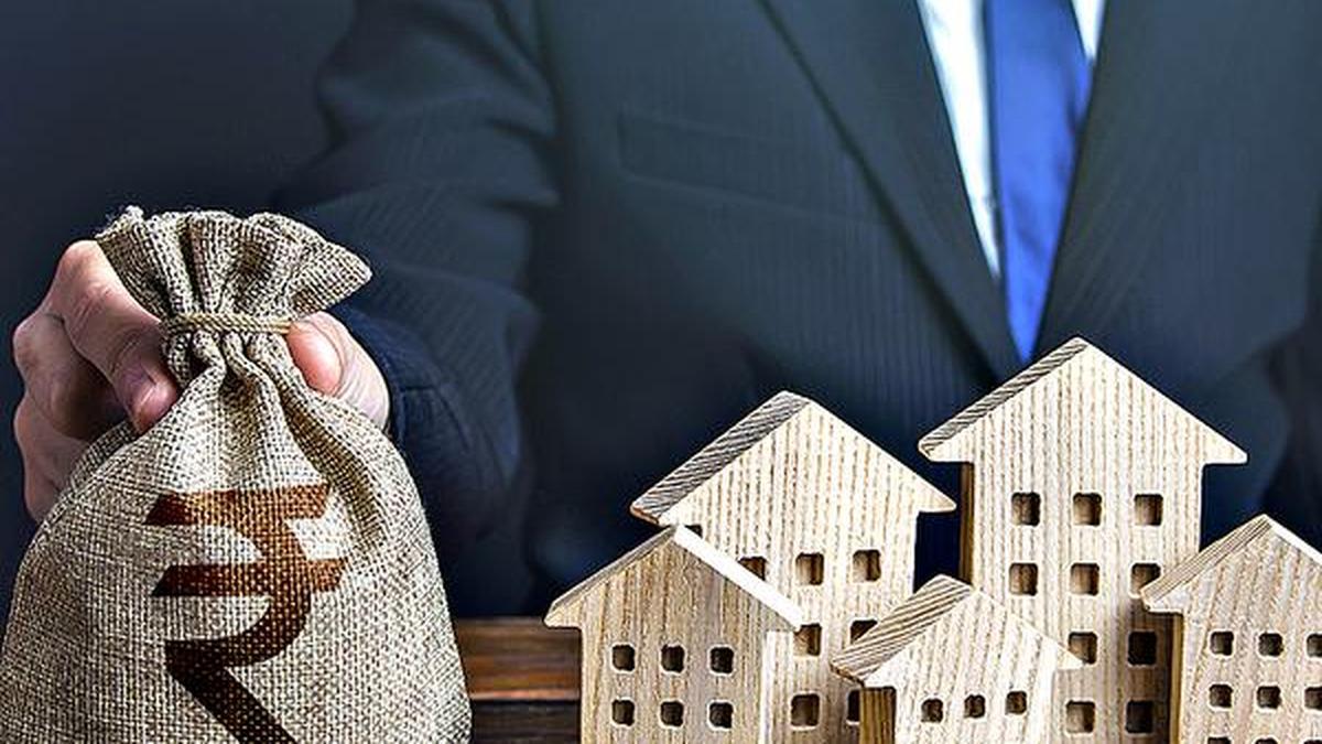 Indian households piling on debt faster than creating assets, RBI data show