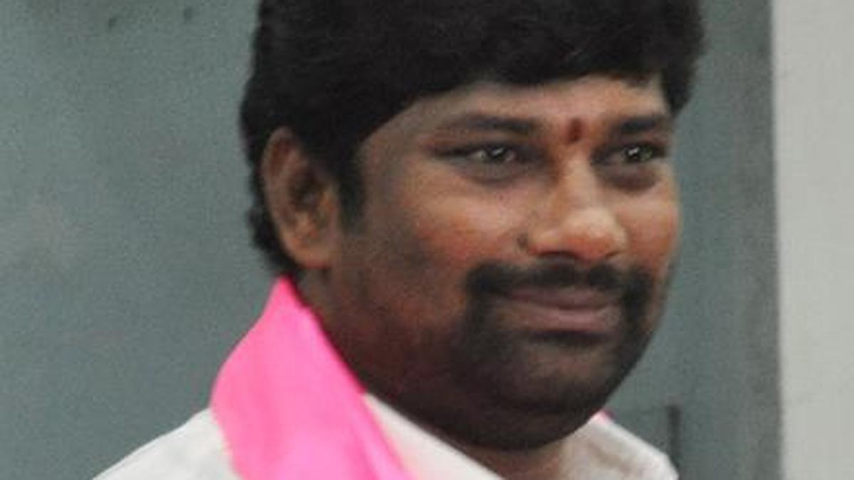 Police arrests former MLA Balka Suman from Telangana Bhavan