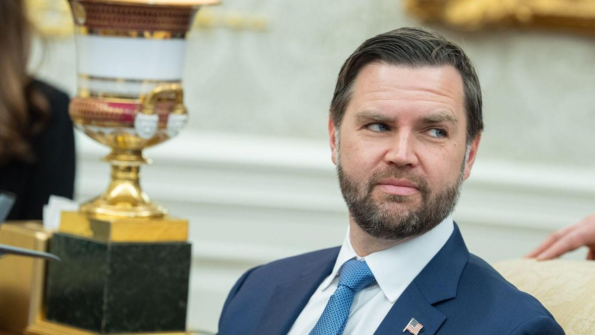 U.S. Vice-President Vance sets off to Pakistan to lead talks with Iran as war's ceasefire remains shaky