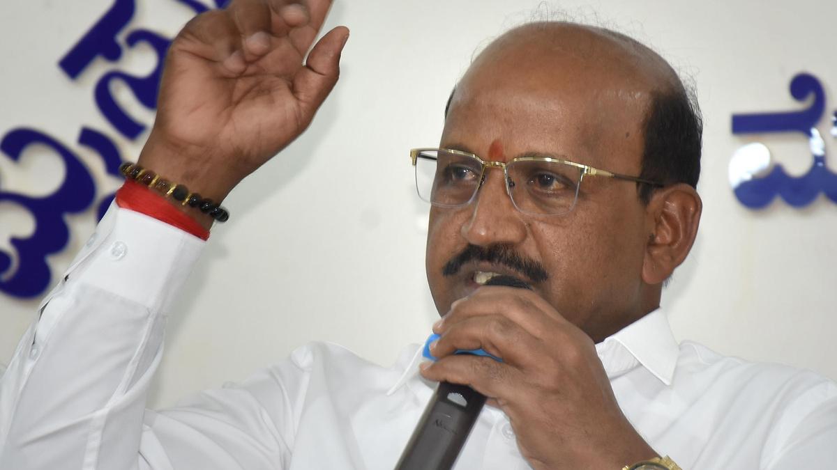 JD(S) MLC Manje Gowda accuses G.T. Deve Gowda of ‘anti-party activities’