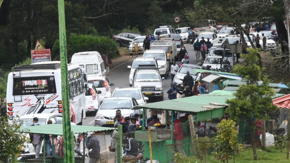 Madras High Court fixes a cap for tourist vehicles to the Nilgiris, Kodaikanal