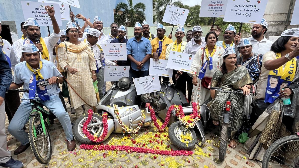 AAP members stage protest against fuel price hike