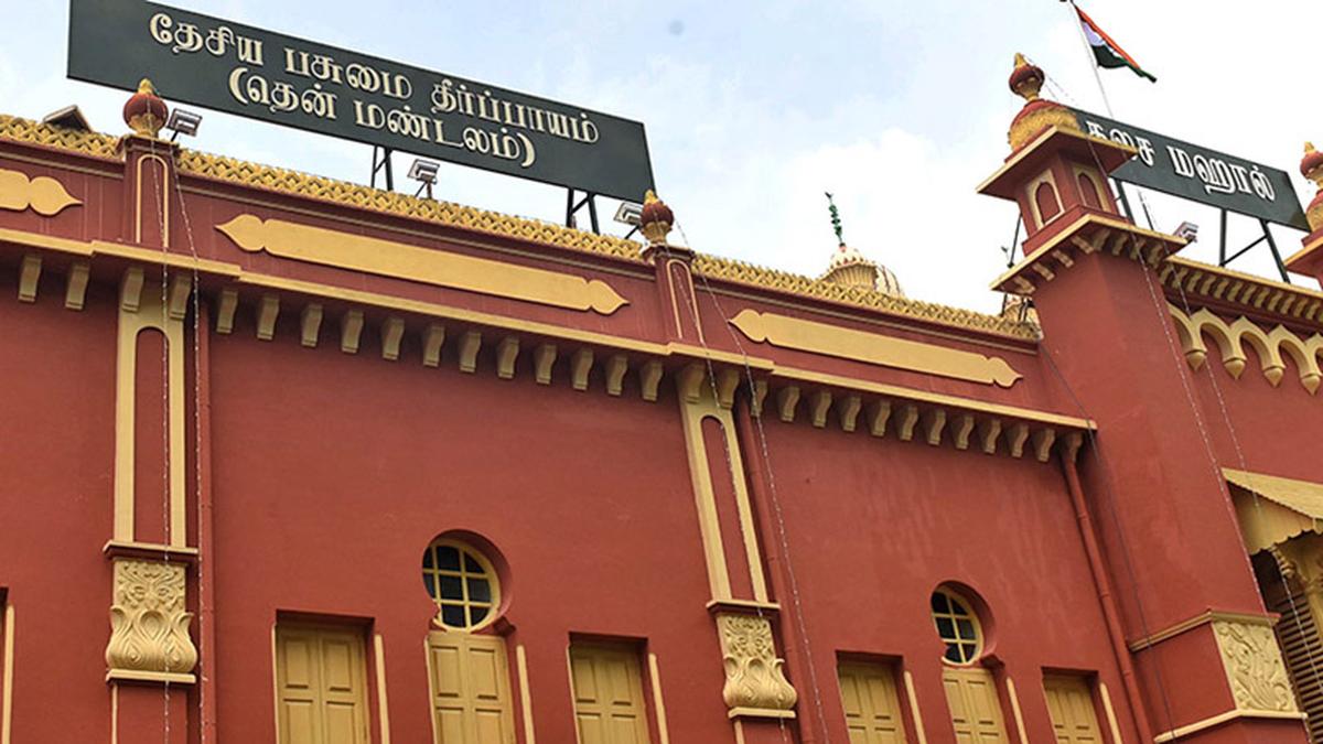 Prescribe distance criteria between educational institutions and industries, T.N. government told