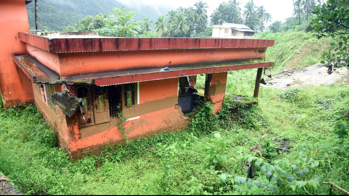 Farmers in landslide-hit areas protest against violation of moratorium orders