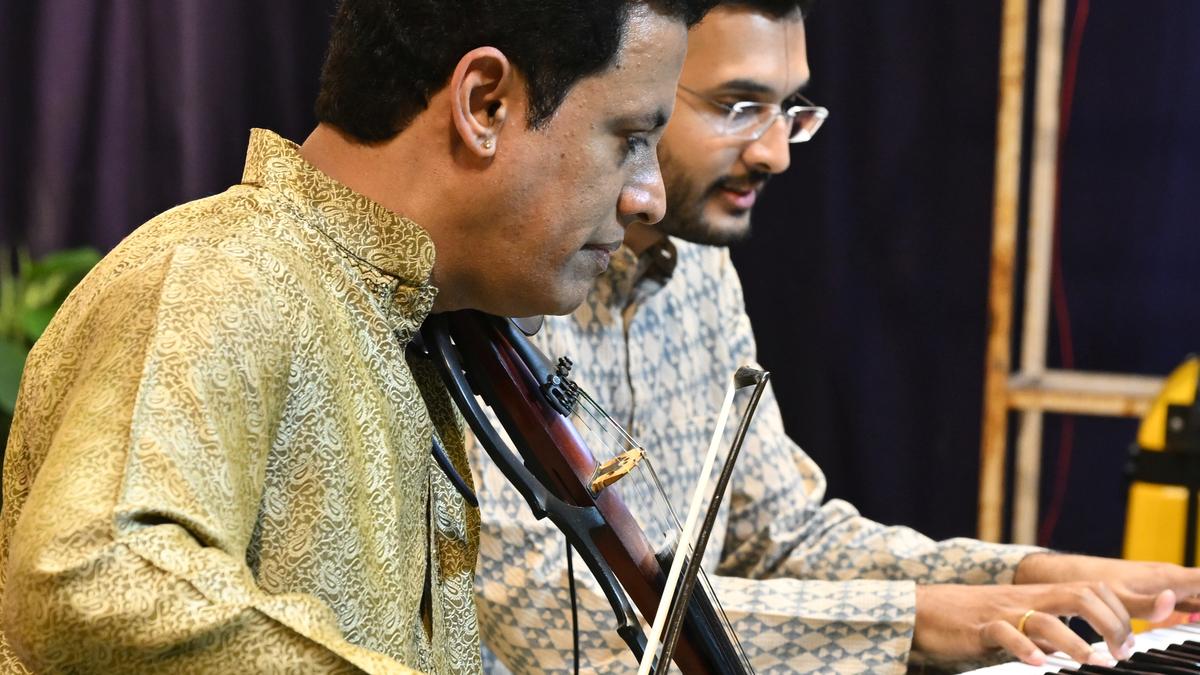 Embar Kannan on ‘silent’ violin plays with precision at music festival in Madurai