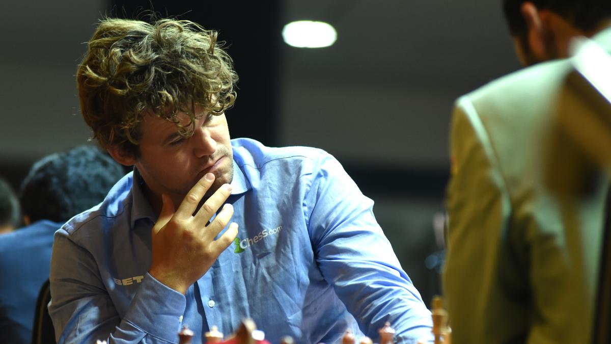 Carlsen on a roll as he takes sole lead going into final day