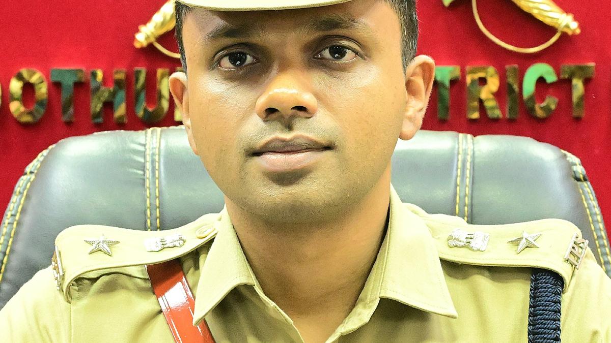 New&nbsp;SPs assume office in Thoothukudi, Tenkasi