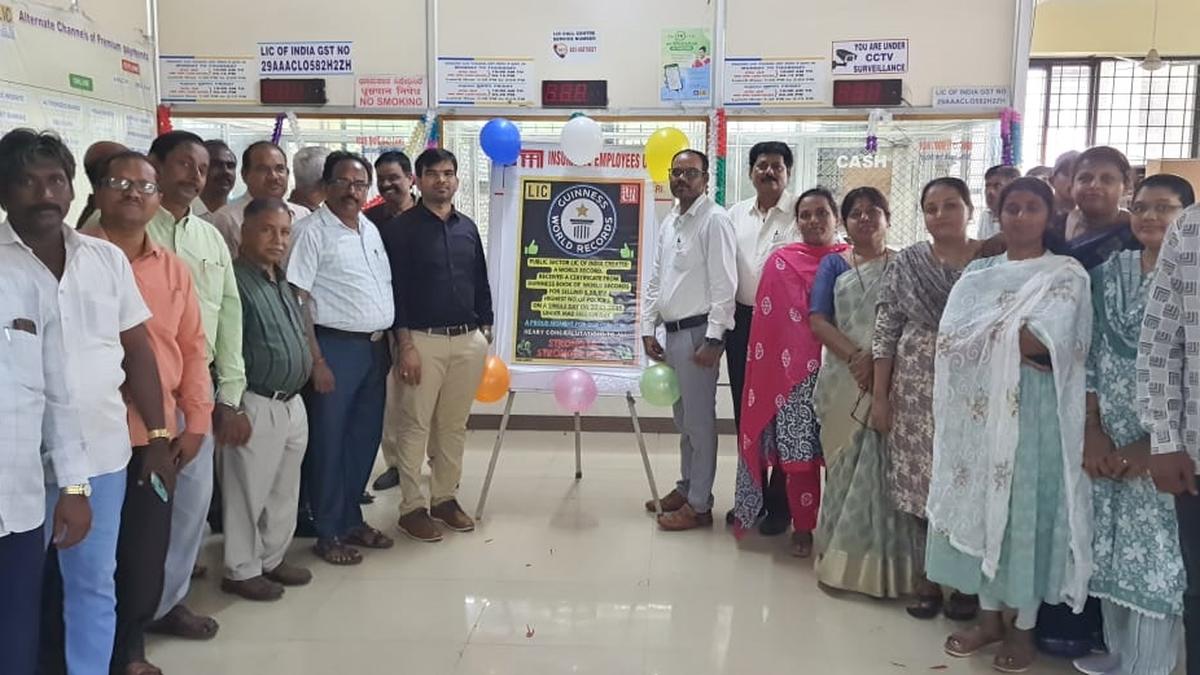 LIC unveils poster in Ballari celebrating Guinness world record achievement