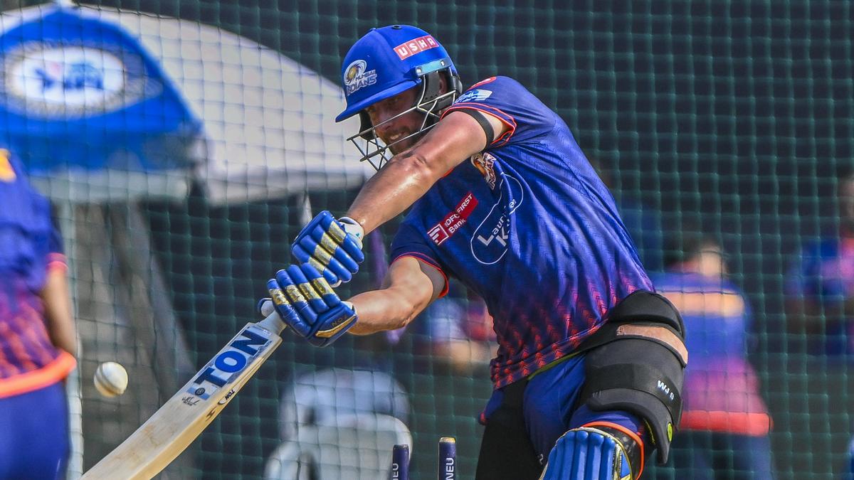 IPL 2025, LSG elects to bowl against Mumbai Indians as Mayank returns