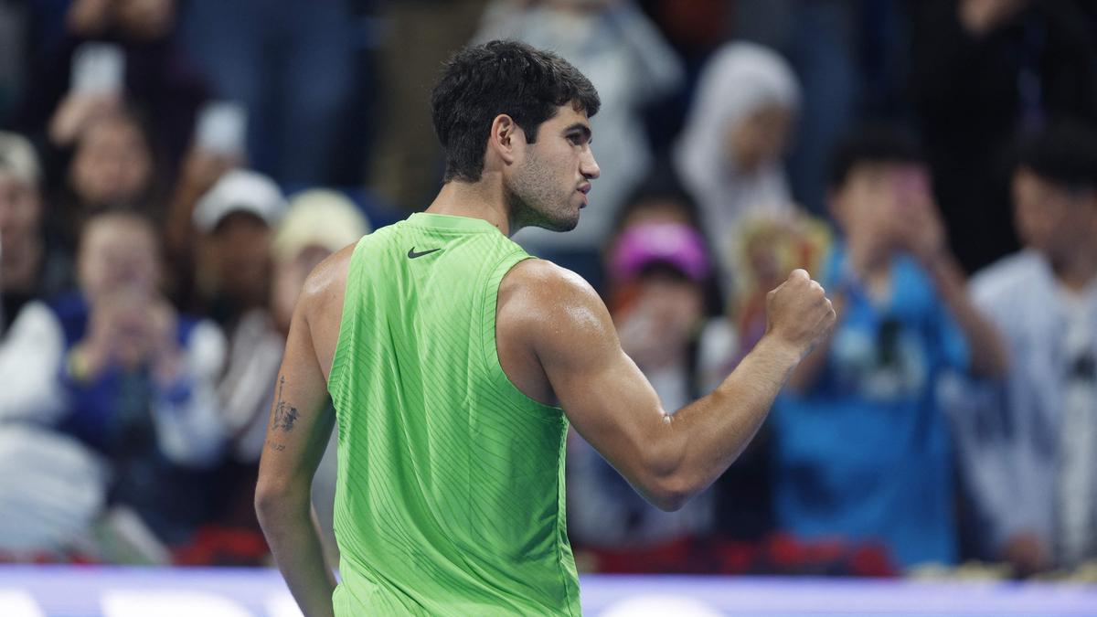 Alcaraz berjuang ke putaran kedua Qatar Terbuka