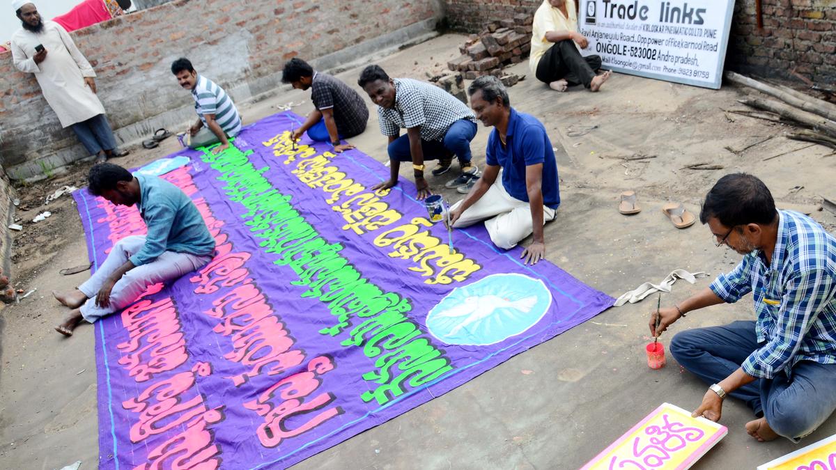 Ban on plastic flexis turns a boon for cloth banner makers in Andhra