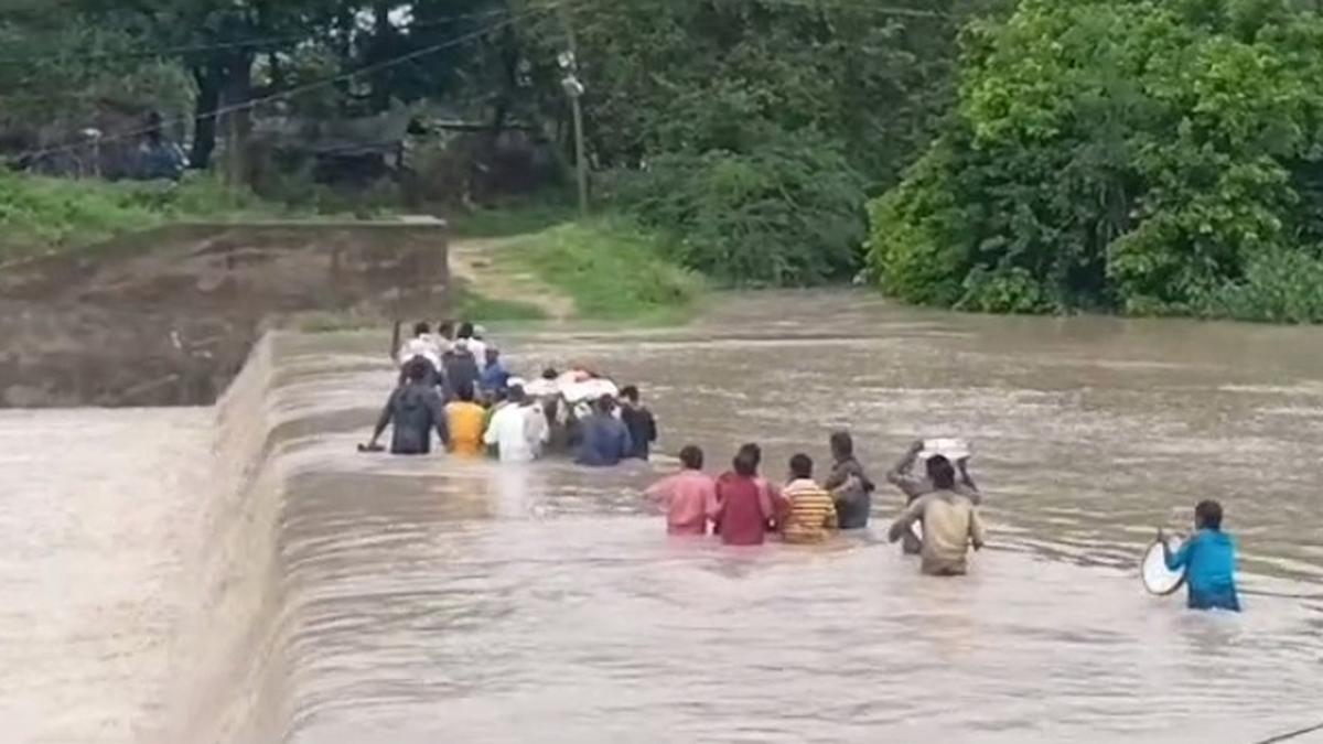 CS tells district Collectors, SPs to be on high alert