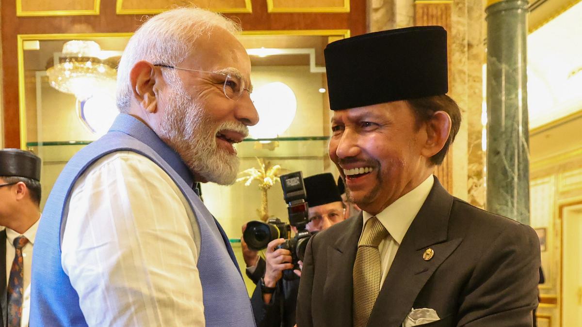 Prime Minister Modi holds bilateral talks with Brunei’s Sultan