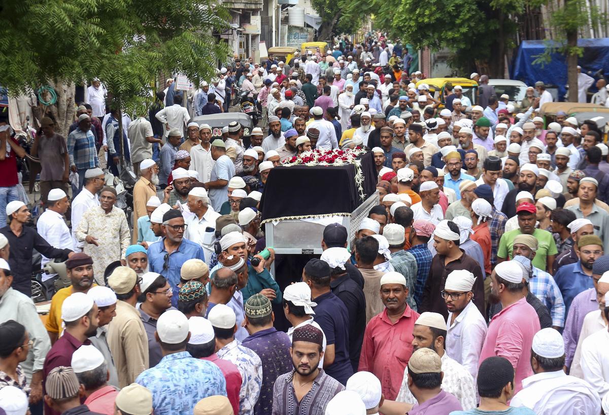 Family members and relatives during the funeral of Inayat Ali Saiyed, his wife Nafeesabanu Saiyed, daughter Taskinbanu Saiyed and nephew Vaki Ali Saiyed, who were killed in the Air India plane crash, at Khanpur in Ahmedabad on June 21, 2025. Family members and relatives during the funeral of Inayat Ali Saiyed, his wife Nafeesabanu Saiyed, daughter Taskinbanu Saiyed and nephew Vaki Ali Saiyed, who were killed in the Air India plane crash, at Khanpur in Ahmedabad on June 21, 2025.