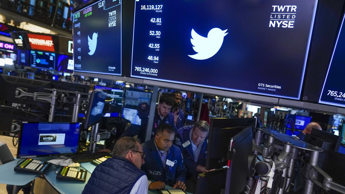 Twitter locks employees’ accounts in anticipation of deal, report says