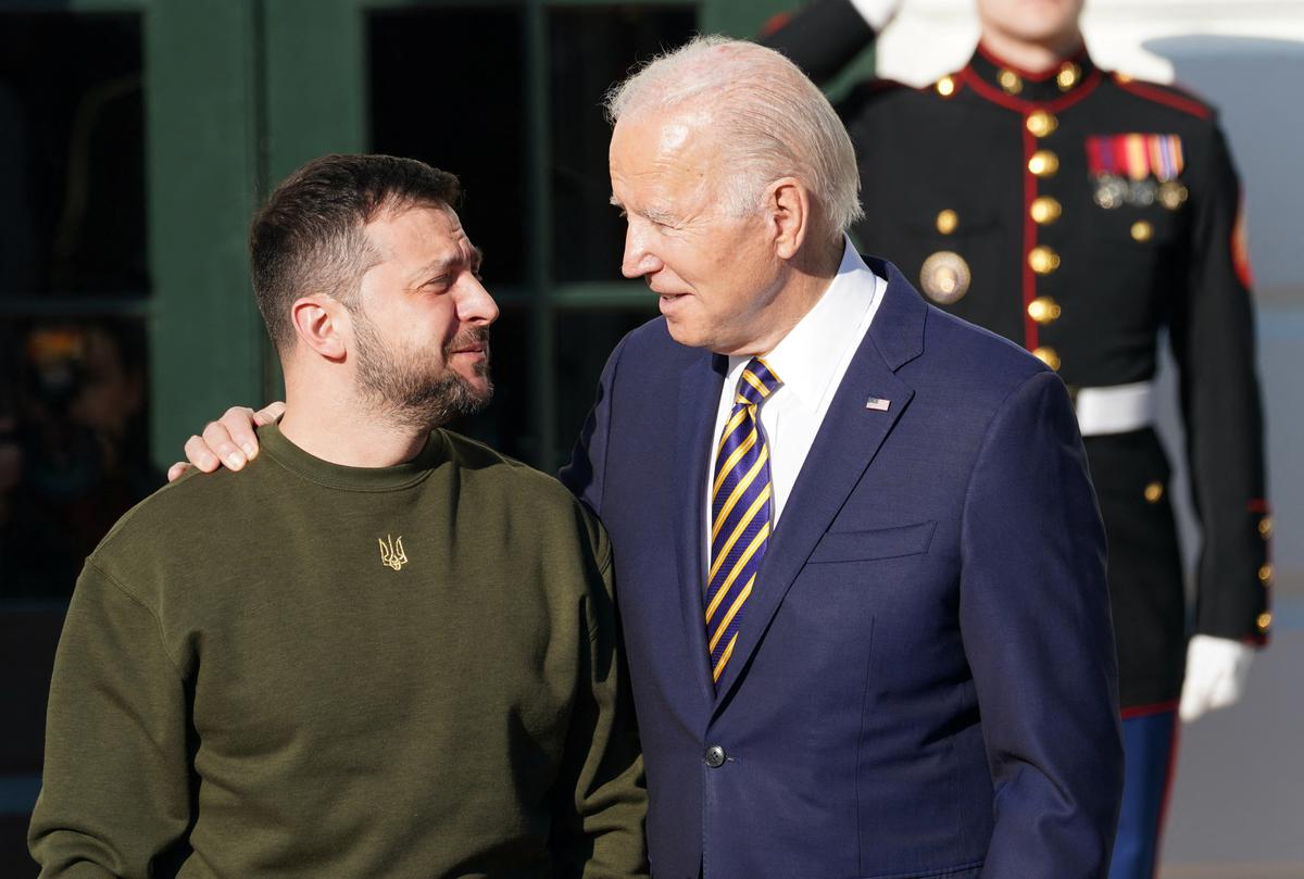 Zelensky meets Joe Biden in U.S., thanks Congress and the 'ordinary people'  of America for their support - The Hindu