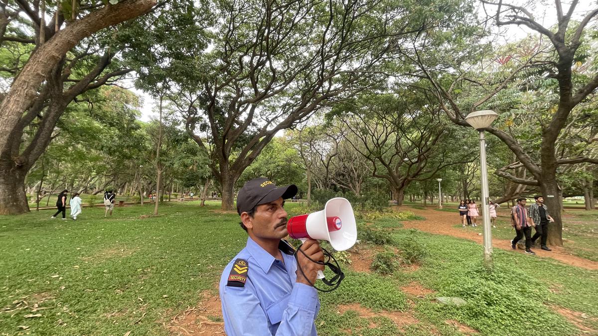 Security guards at Bengaluru’s Cubbon Park told to keep a check on ‘inappropriate behaviour’ by couples  