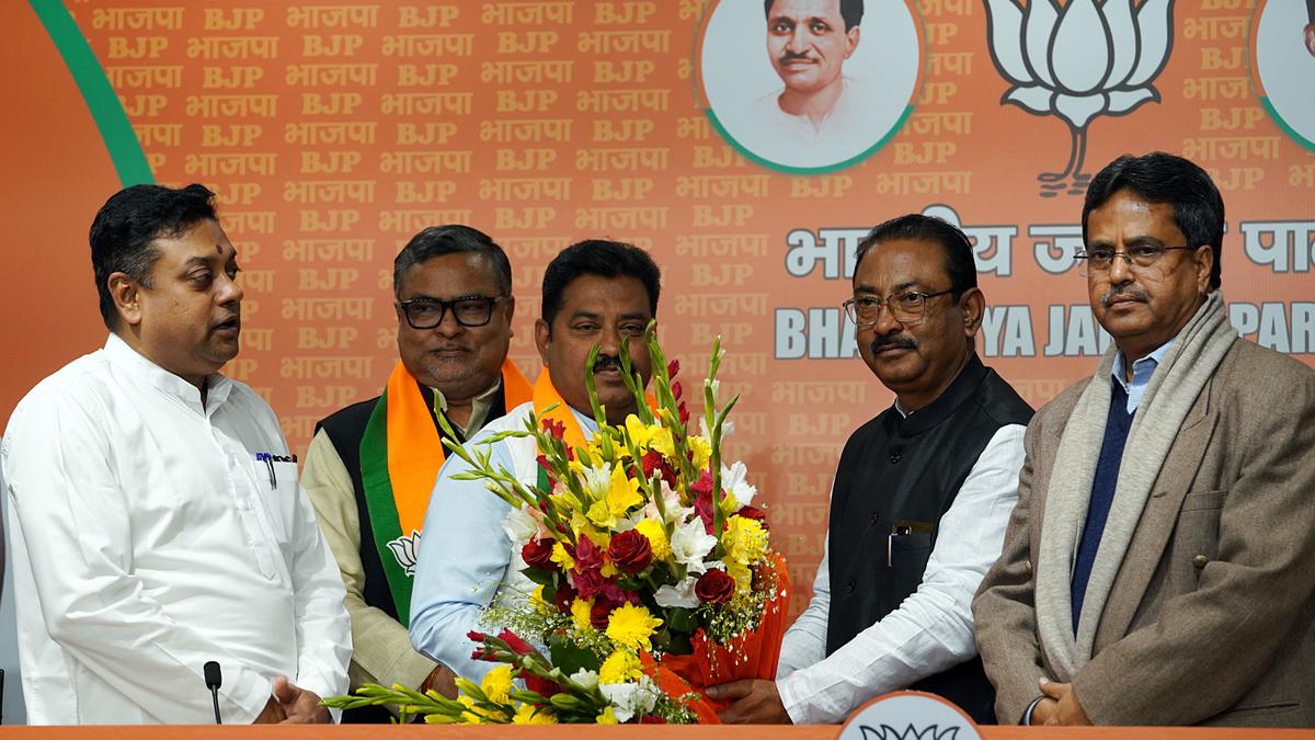 Disqualify turncoat candidate: Tripura CPI(M) 