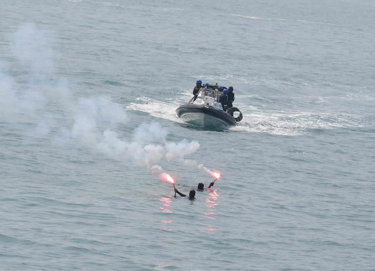 The Governor witnessed operational demonstrations by officers of the Indian Coast Guard ship 'Varaha' in the Arabian Sea, more than 10 km off the coast of Panambur.