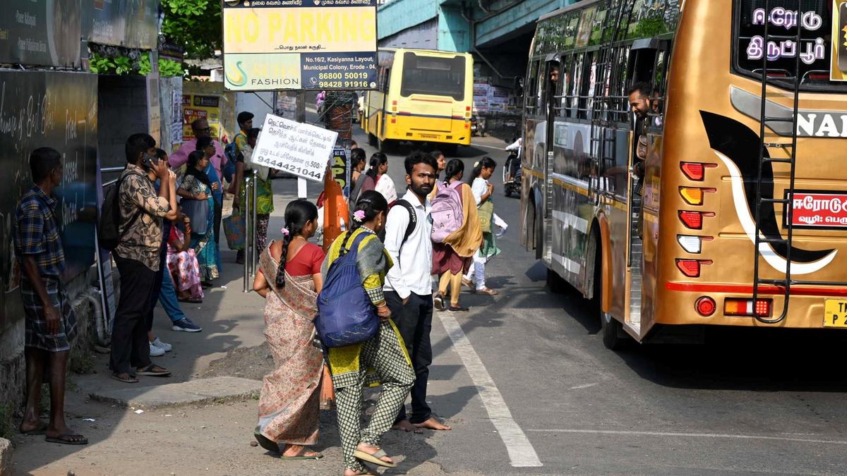 No bus shelters: commuters in Erode left to suffer heatwave