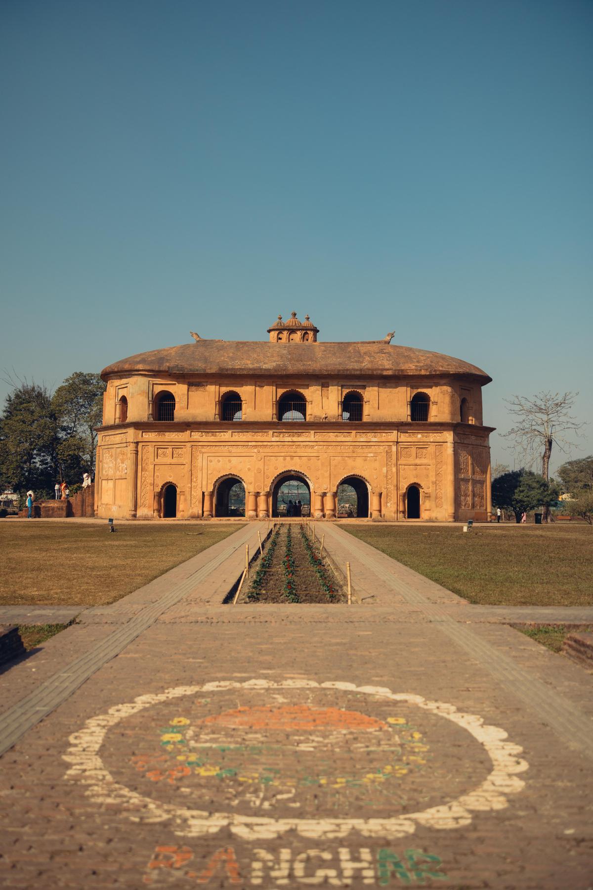 रंग घर - शिवसागर में अहोम राजवंश का मुख्यालय रंग घर - शिवसागर में अहोम राजवंश का मुख्यालय