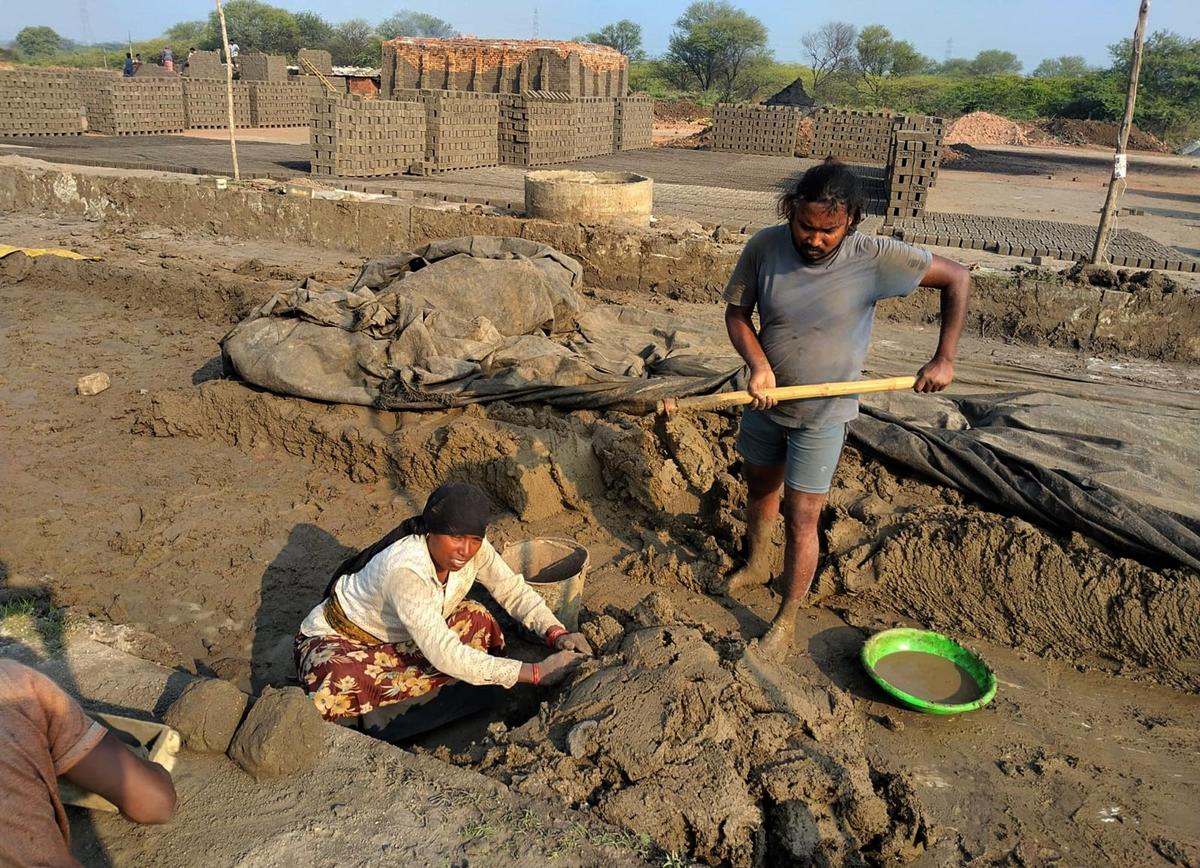 Jayaraj Jagat and his wife, who hail from Odisha’s Nuapada district, and were rescued as bonded labourers in 2012, are working in a brick kiln in Telangana. Photo: Special arrangement