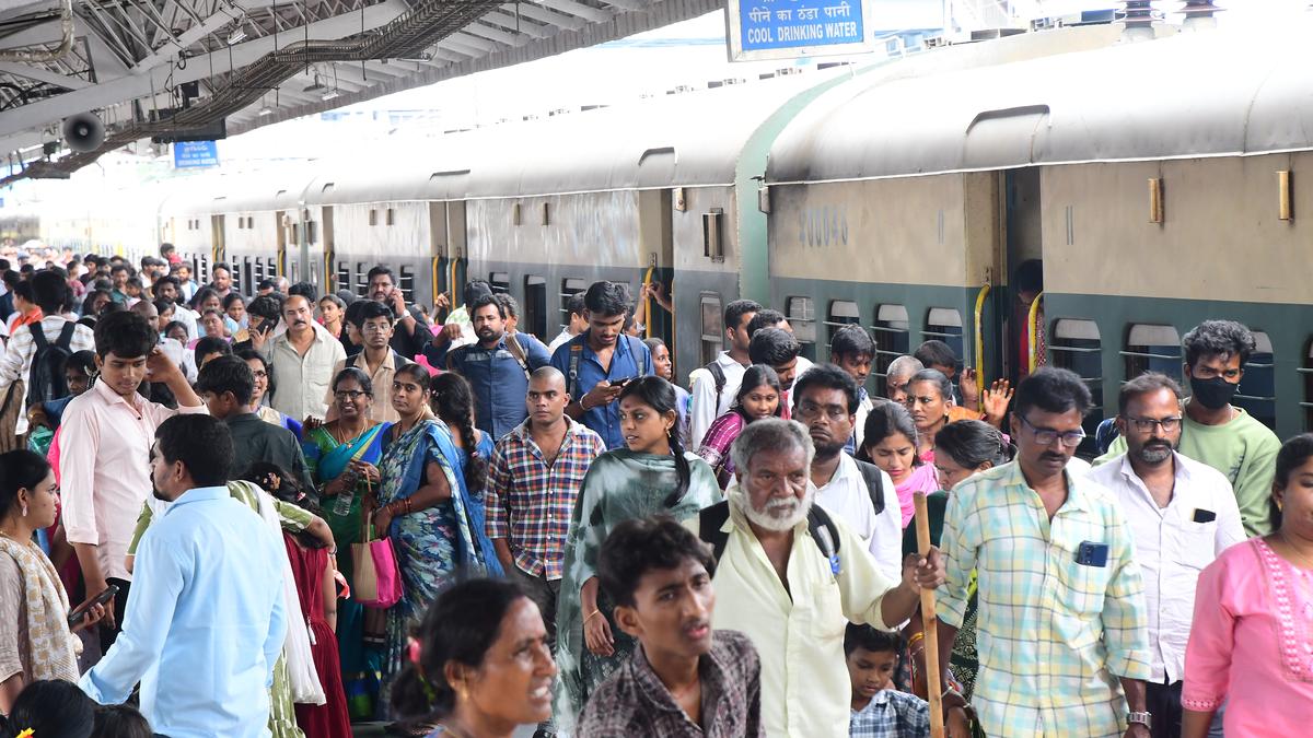 SCR Vijayawada division creates record transporting 5.5 lakh passengers on single day