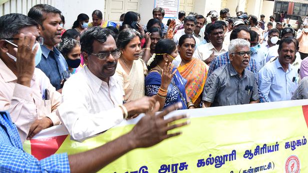 Reinstatement of professor accused of harassment sparks row at Govt. Arts College in Coimbatore