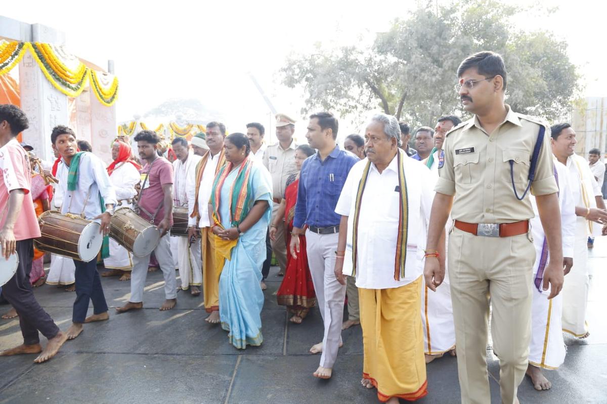 Minister Seethakka, who also belongs to Koya community, during the ceremony at Medaram shrine on Wednesday. Minister Seethakka, who also belongs to Koya community, during the ceremony at Medaram shrine on Wednesday.