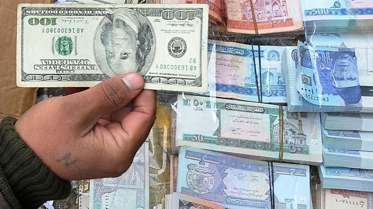Rupee rises 7 paise against US dollar in early trade