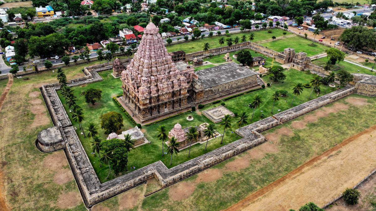 A military expedition to the Gangetic plains that inspired a Chola capital