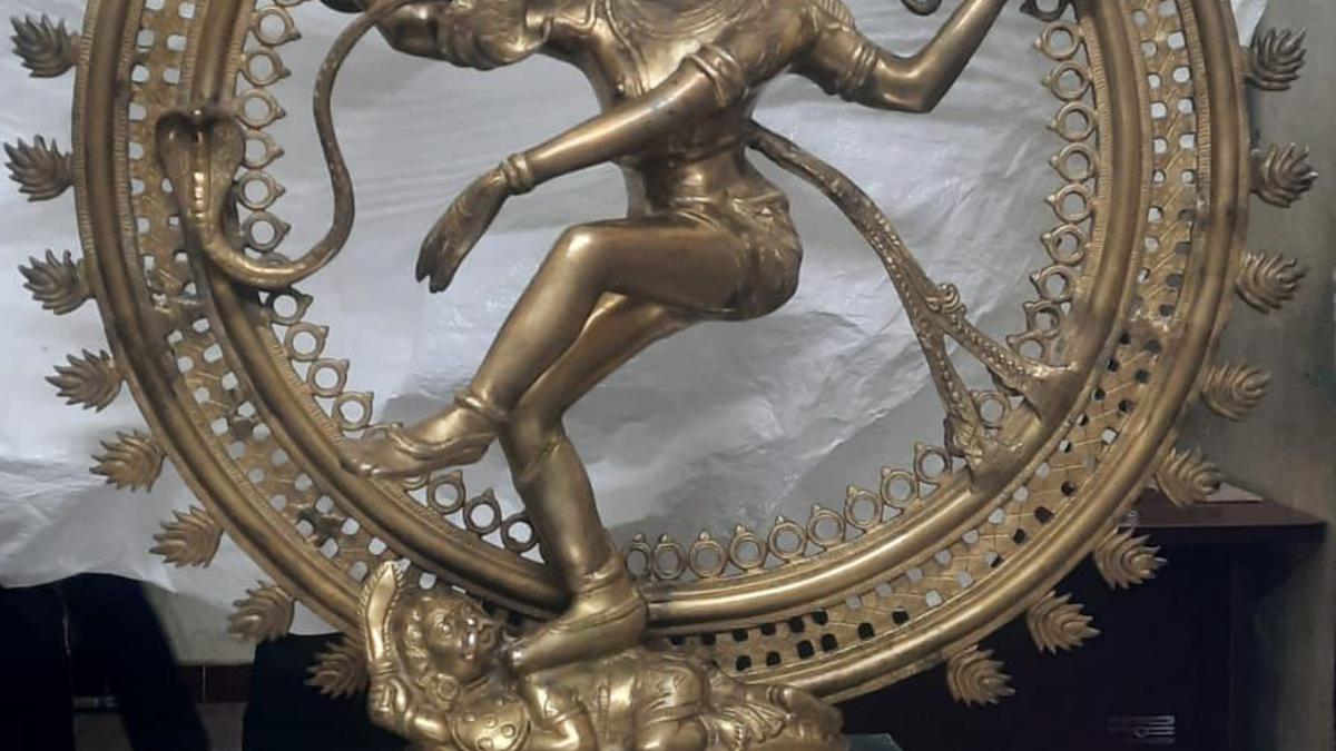 Idol Wing sleuths seize antique Nataraja idol in Coimbatore - The Hindu