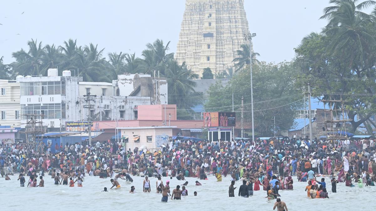 Thousands throng Rameswaram for &lsquo;Thai Amavasai&rsquo;