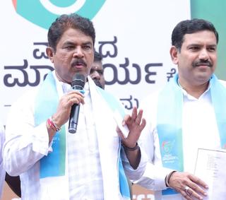 Karnataka CM, Deputy CM did not come to check flood damage in Belagavi, but  are coming to eat biriyani: R. Ashok - The Hindu