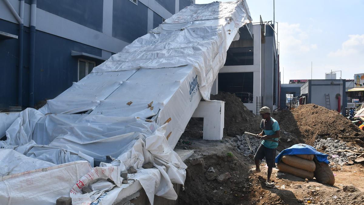 Installation of escalator at Salem Two-tier bus stand nearing completion
