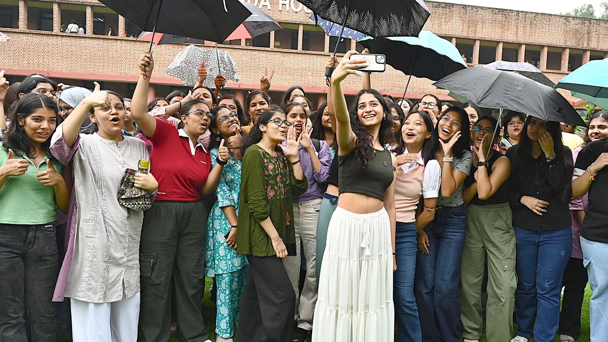 New batch of DU students welcomed by teachers, seniors on first day