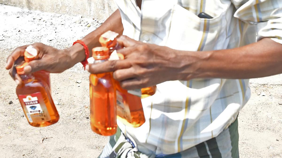 Puducherry AIADMK seeks Chief Secretary’s intervention in streamlining functioning of liquor outlets