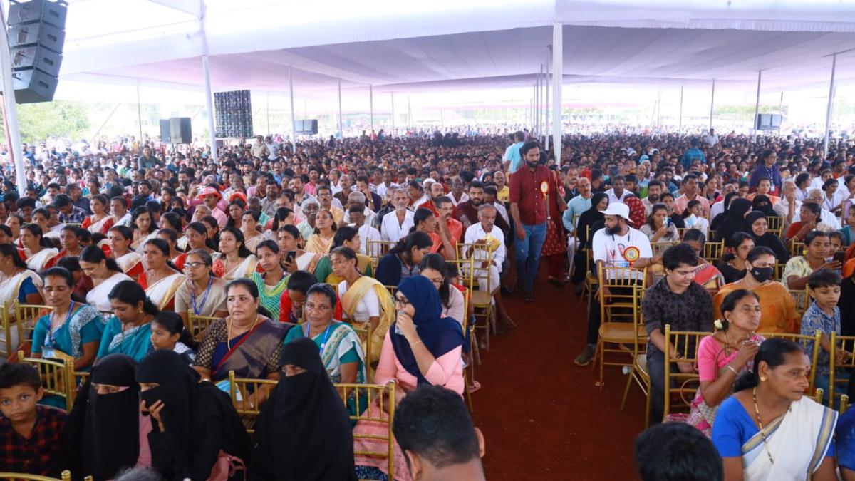 Massive turnout marks second day of Navakerala Sadas in Kasaragod