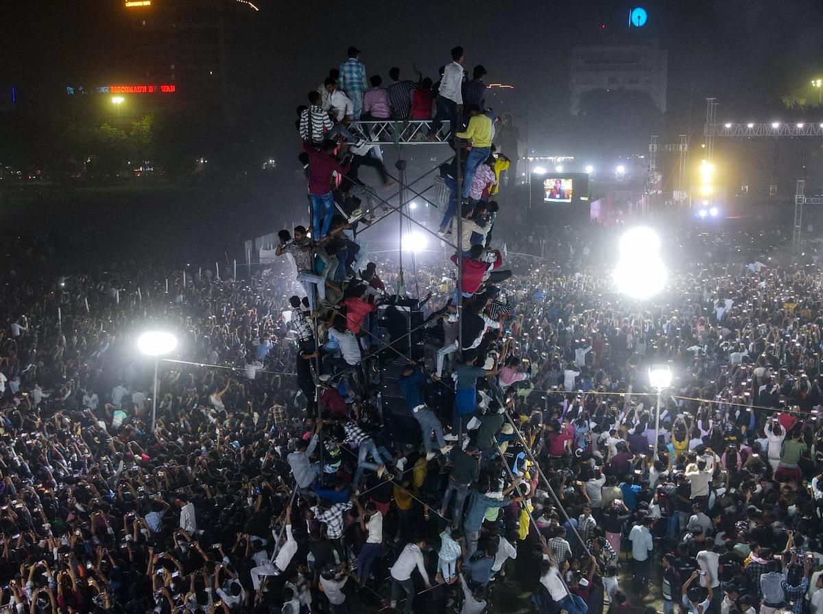 A huge crowd gathered at Gandhi Maidan in Patna, Bihar, for the trailer launch of the film ‘Pushpa 2: The Rule’, starring Allu Arjun and Rashmika Mandanna. 